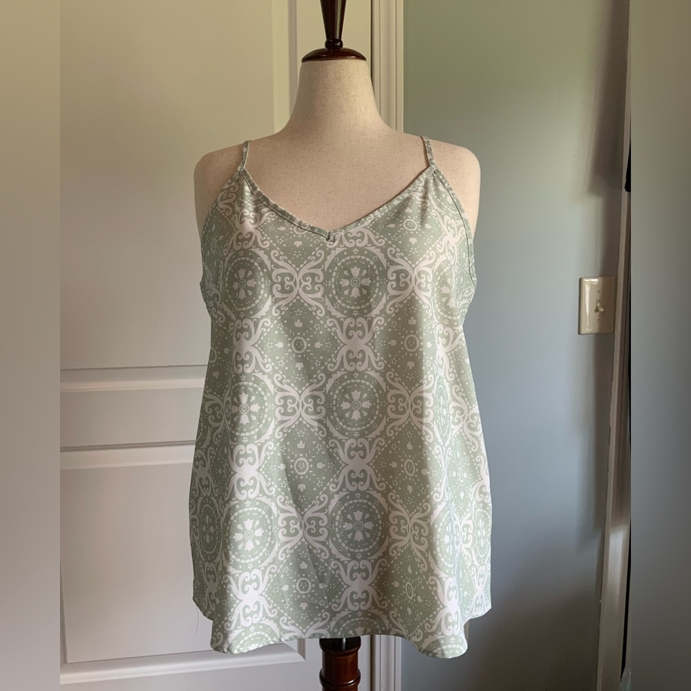 Size XL Green and White Patterned Camisole V neck Adjustable Straps